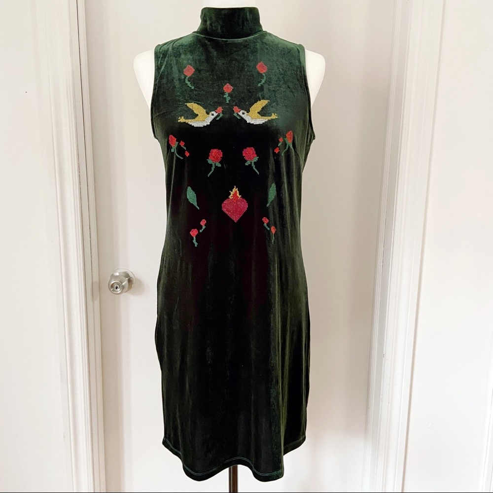 Icōne Velvet Green Dress with Hand Stitching Design
